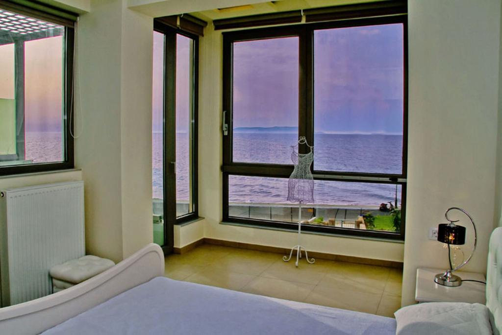 Sea View Beachfront Villa Peri Goúves Eksteriør bilde
